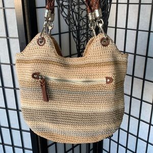 Woven summer bag by the sak
